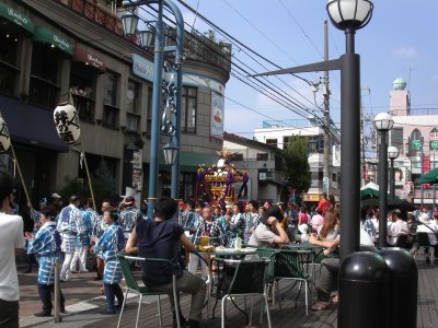 吉祥寺東急裏(MINOLTA Dimage F100)20040915